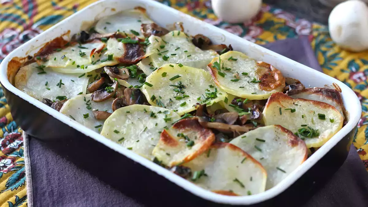 8 gratinados de batata que resolvem qualquer refeição da semana no forno, na Air Fryer e com batata-doce