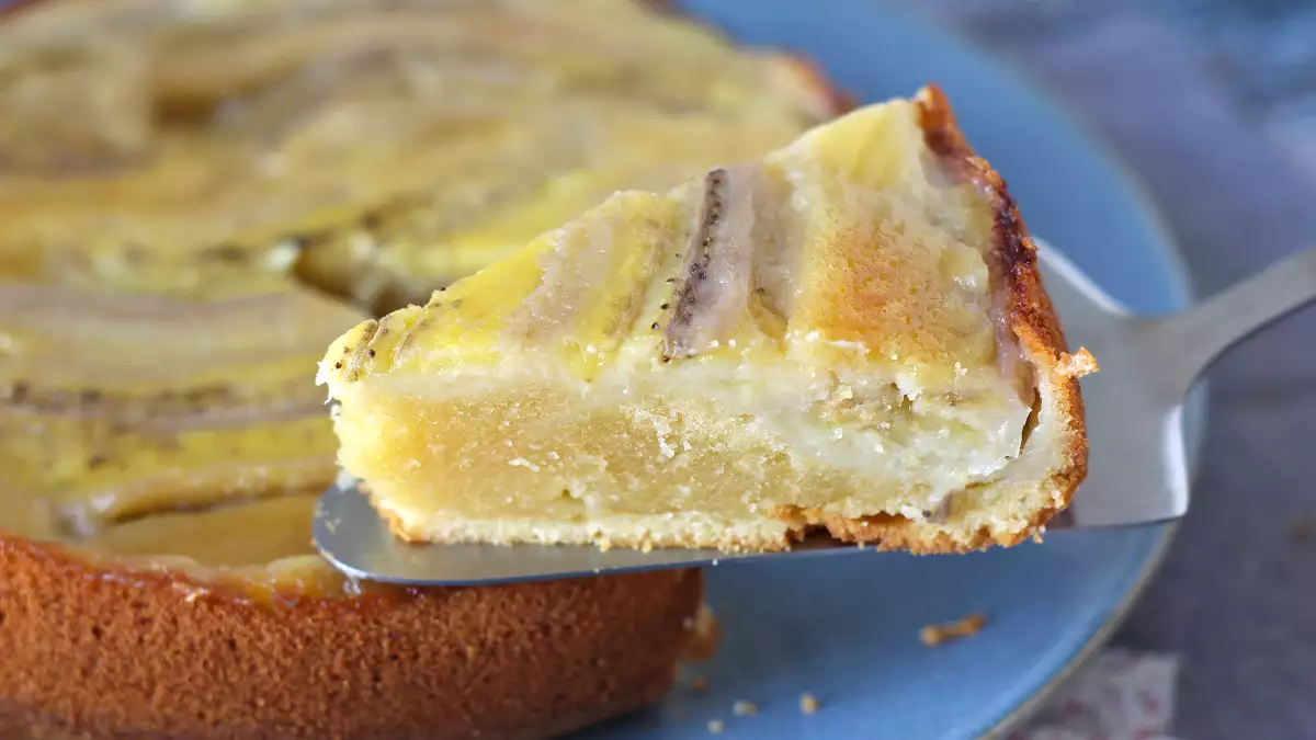 10 bolos de banana tão deliciosos que o cheiro saindo do forno já promete um café da tarde inesquecível