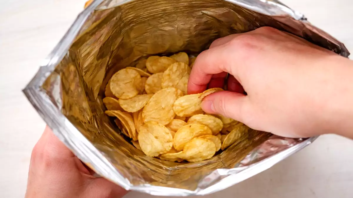 Por que há tanto ar nos sacos de batatas chips? Estamos sendo enganados?