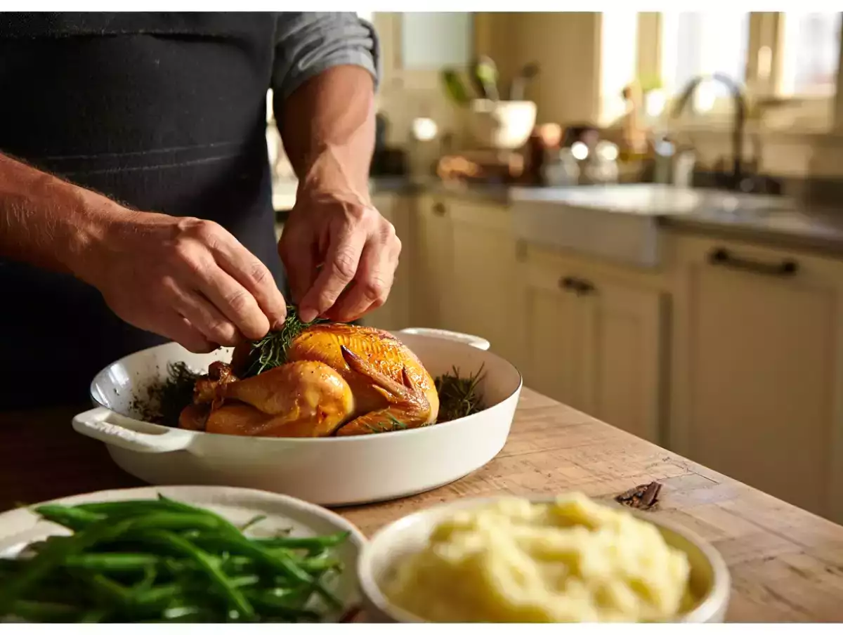 Menu do dia, 30 de abril: delícias de chamuças, macarrão gratinado e torta de laranja