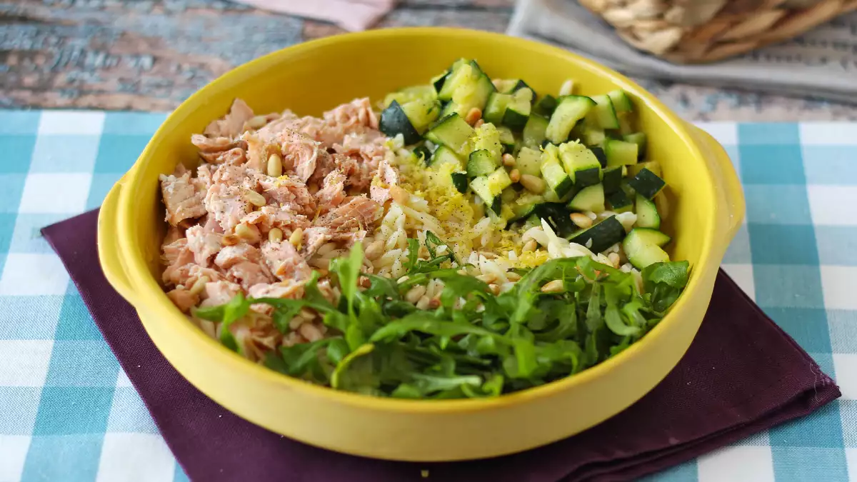 Parece arroz, mas não é: o segredo do orzo que está mudando sopas, saladas e receitas cremosas