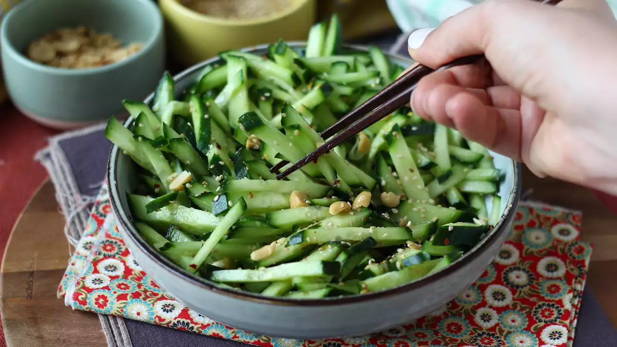 14 receitas econômicas com pepinos para experimentar já: pratos frescos, simples e cheios de sabor