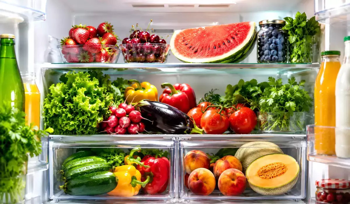 Geladeira ou fruteira? O erro que faz frutas e legumes estragarem muito antes do esperado