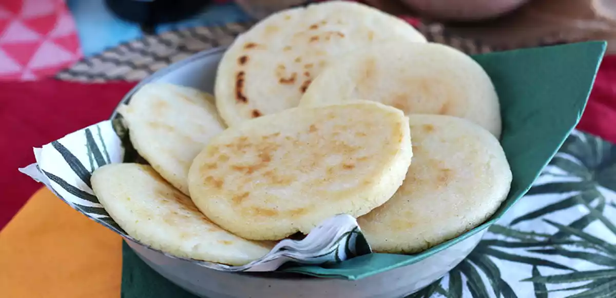 Pão sem glúten e com apenas 3 ingredientes!