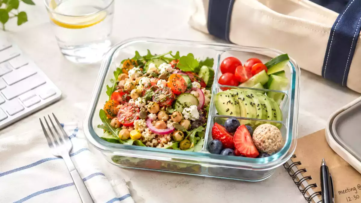 Quem leva marmita para o trabalho vai querer testar estas 5 receitas frescas e práticas