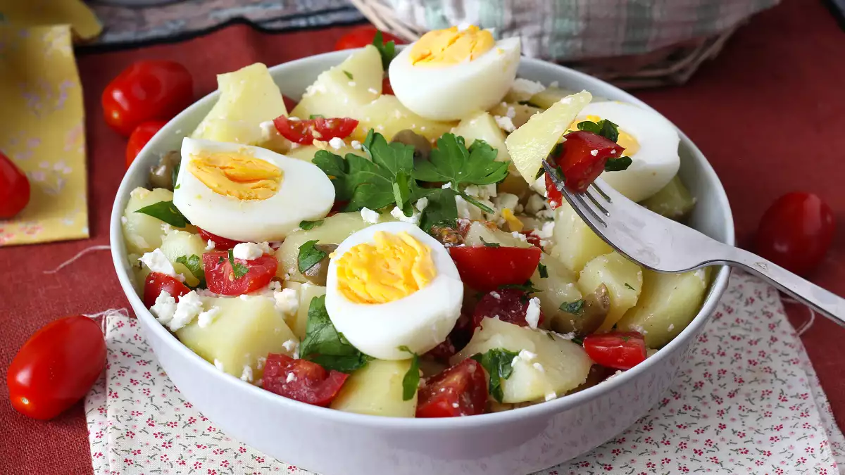 5 saladas de batata fáceis e deliciosas para variar do clássico sem complicar na cozinha