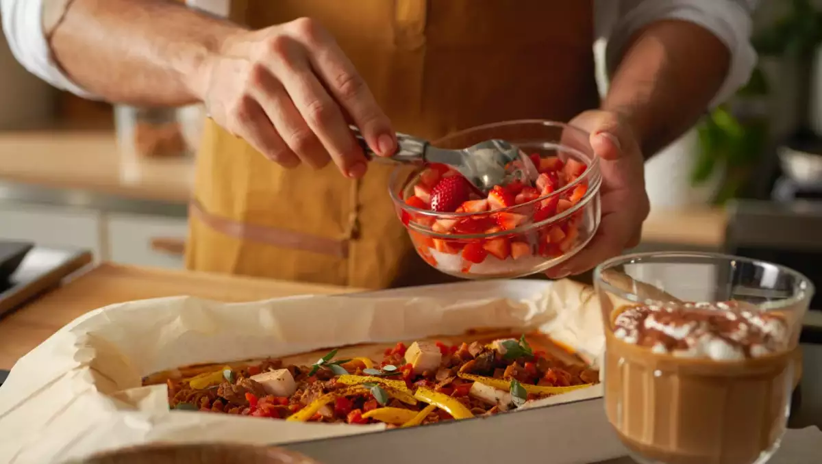 Menu diário, 13 de julho: gaspacho de morangos, bacalhau em papelote e cappuccino gelado para uma refeição de verão