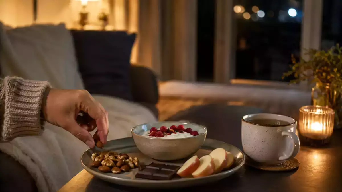 Lanchinhos à noite: o que comer sem atrapalhar o sono e garantir uma boa noite de descanso