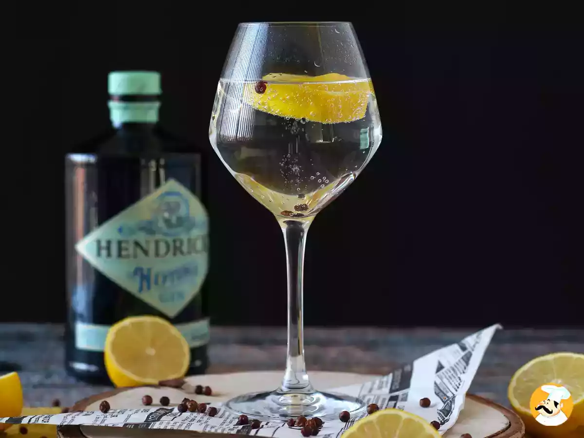 Confira 3 receitas de gin tônica aromatizadas para animar os dias de festas!