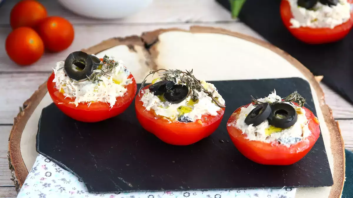 Tomates recheados sem fogão: 7 ideias frescas para o verão