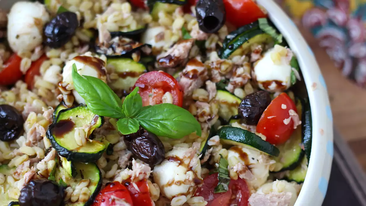 28 receitas de saladas completas que valem por uma refeição inteira