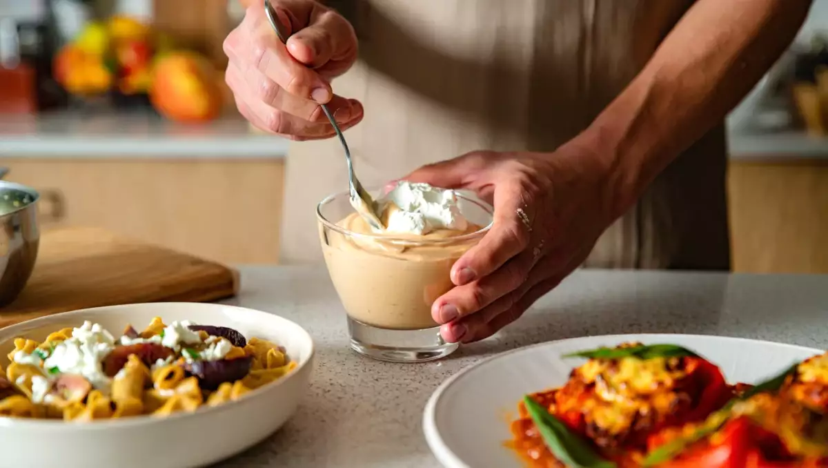 Menu do dia, 20 de agosto: entrada de pasta cremosa de feta, pimentões recheados na air fryer e mousse de damasco
