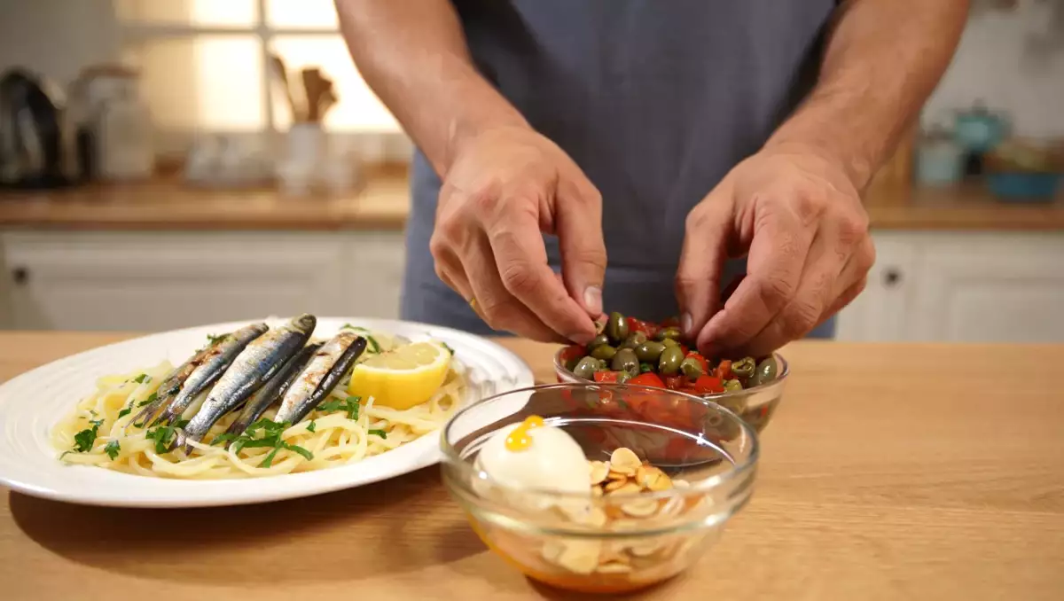 Menu do dia, 22 de agosto: caponata de beringela, esparguete com sardinha e nice cream de banana