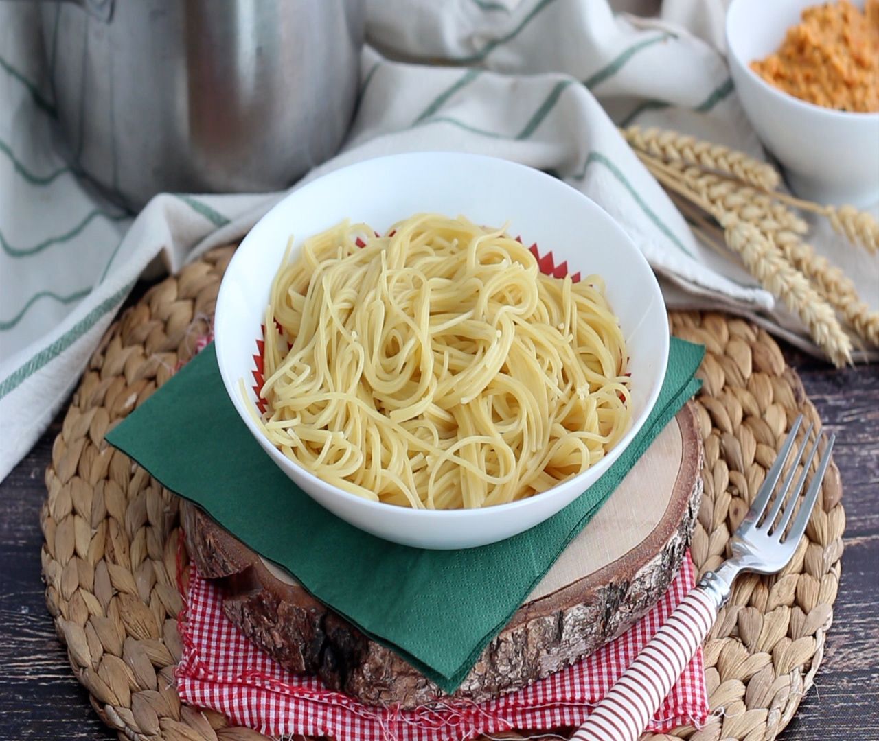 Por que o macarrão é a comida preferida das crianças? Um Mistério Saboroso!