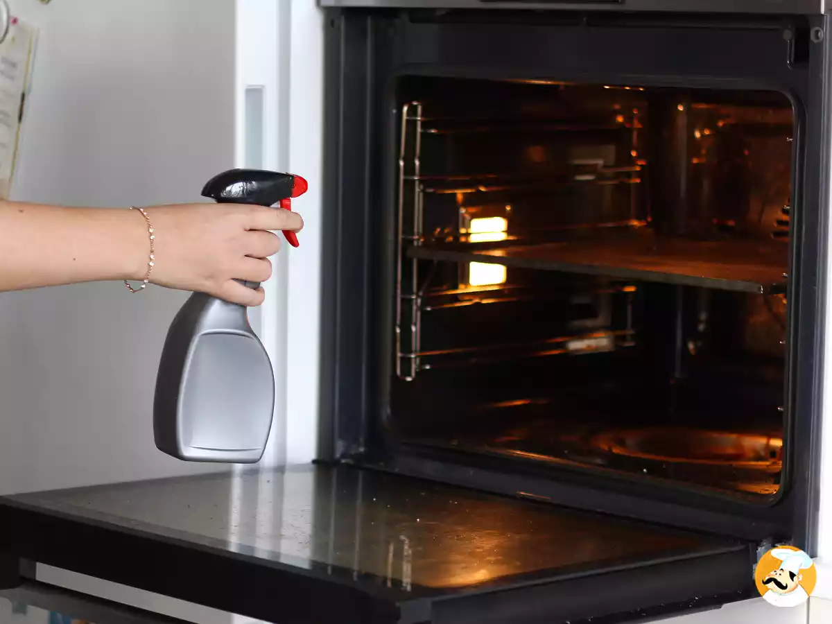 Limpe seu forno naturalmente: 3 métodos fáceis para experimentar agora!