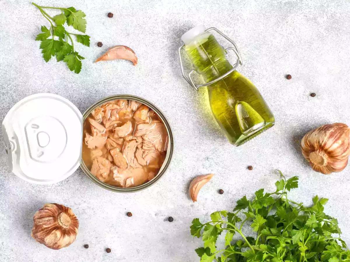 Atum enlatado: cuidado com o que você come! Guia para escolher o melhor produto.