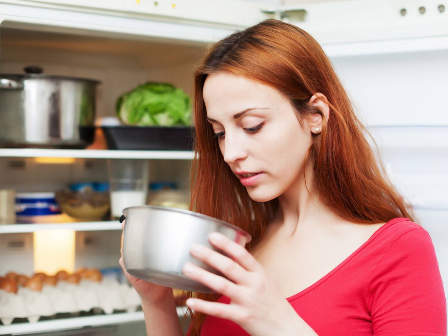 Deixar a comida fora da geladeira é um dos maiores erros na cozinha. Saiba o motivo!