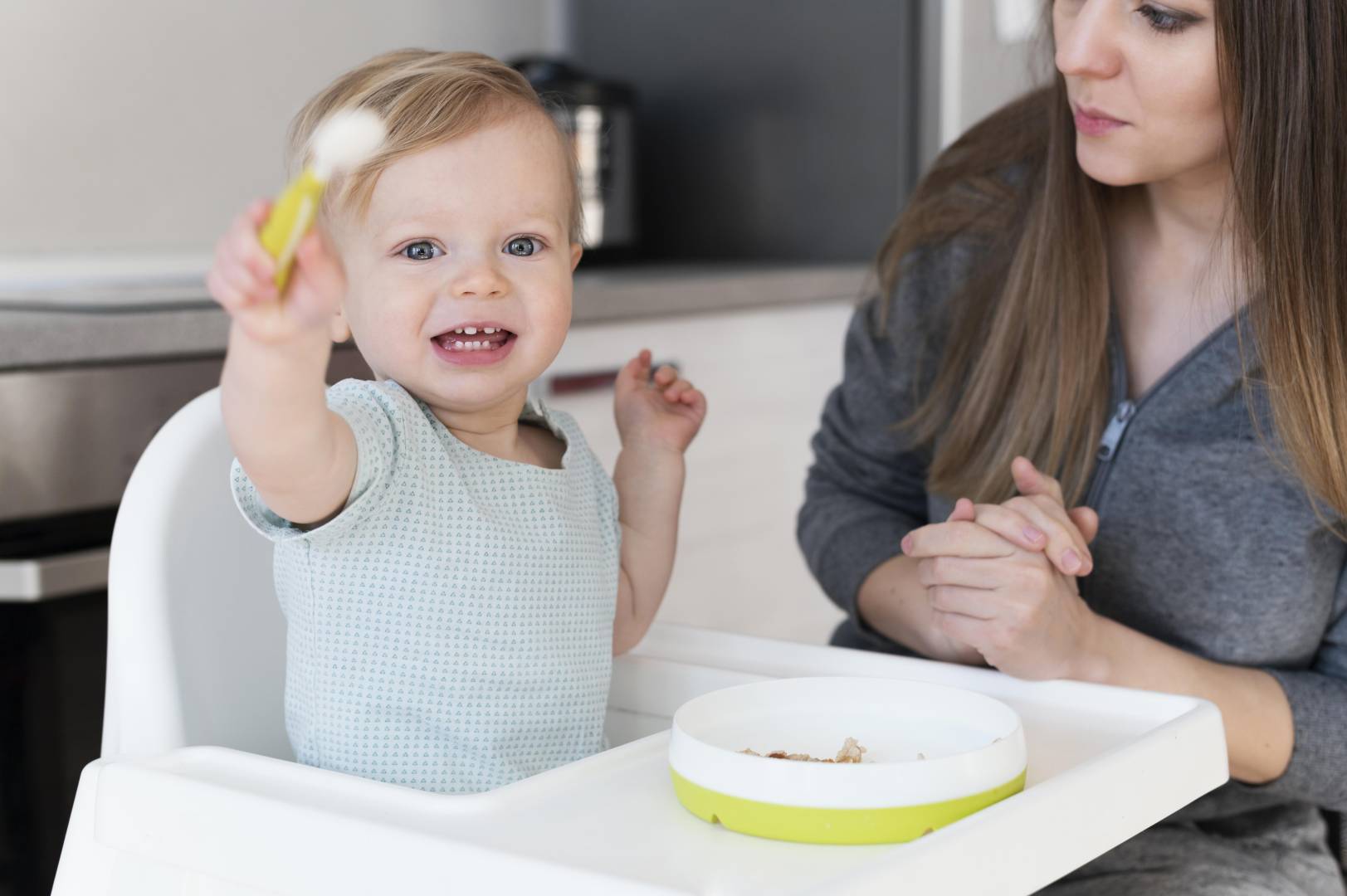 Alimentação complementar: mitos e fatos que os pais devem conhecer