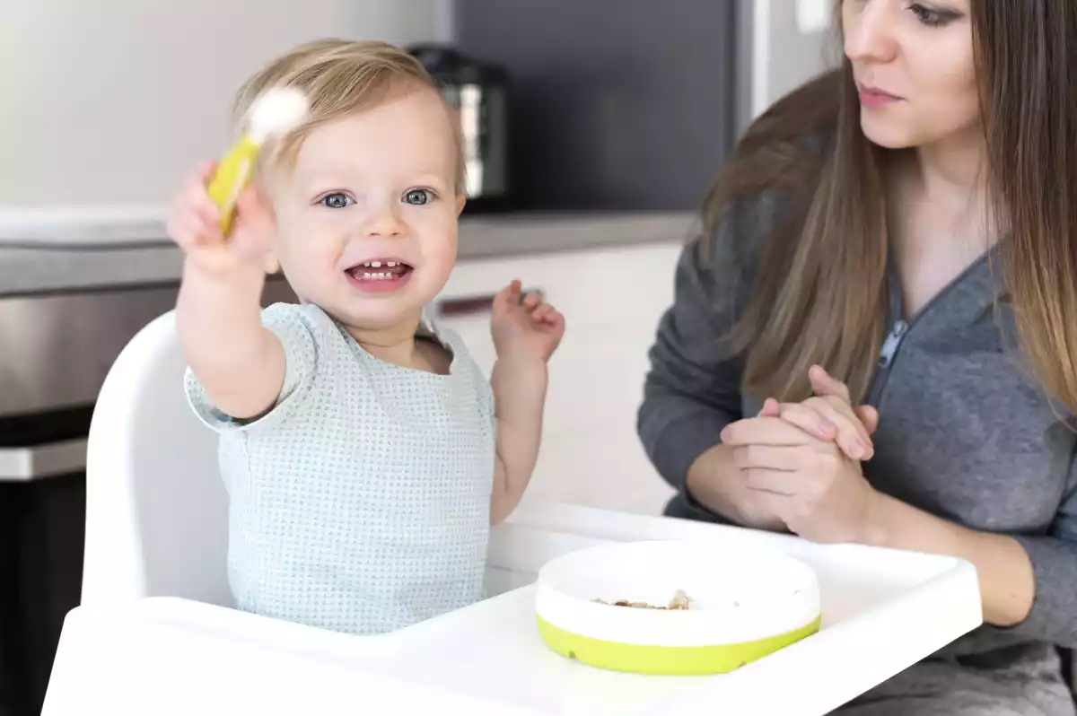 Alimentação complementar: mitos e fatos que os pais devem conhecer