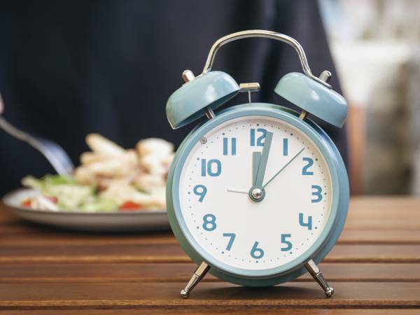 Como a mudança de horário de verão afeta nossa dieta?