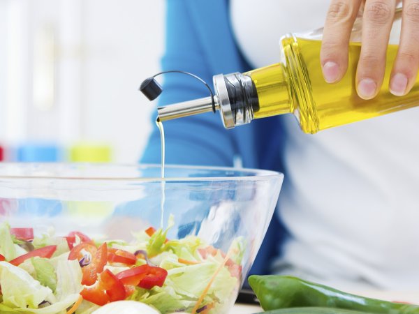 Tipos de azeite de oliva e como saber qual deles usar em cada receita