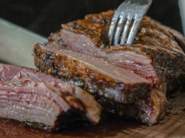 8 erros ao cozinhar carne e como corrigi-los facilmente