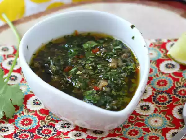 Não cometa estes 9 erros (muito) comuns ao preparar o molho chimichurri