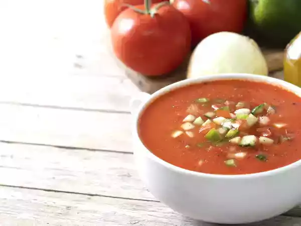 O que ninguém te conta sobre o gaspacho e o refluxo