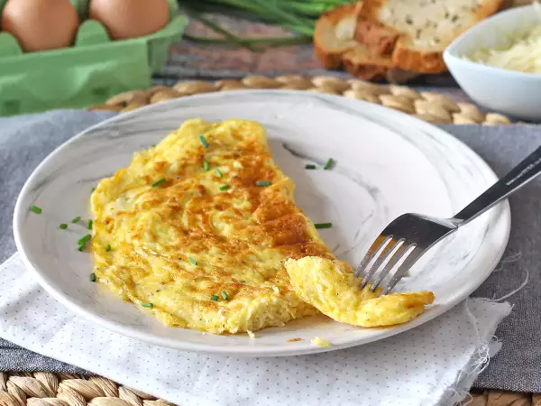 O erro que você comete na omelete e nem sabe (e por isso ela quebra!)