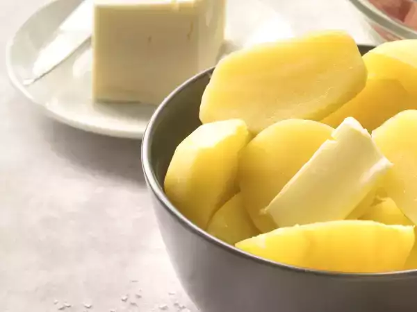 É assim que você pode evitar que as batatas fiquem cinza e percam sua boa aparência quando cozidas.