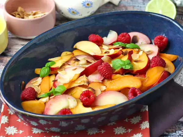 Essas duas saladas de frutas coloridas e refrescantes certamente transformarão seu verão!