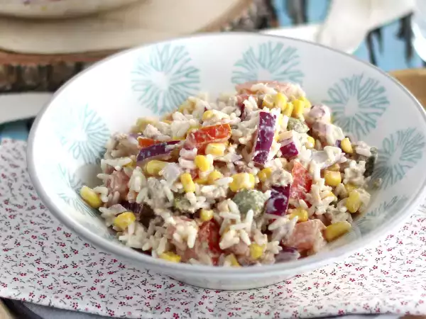 7 receitas de salada de arroz para renovar seus cardápios de verão