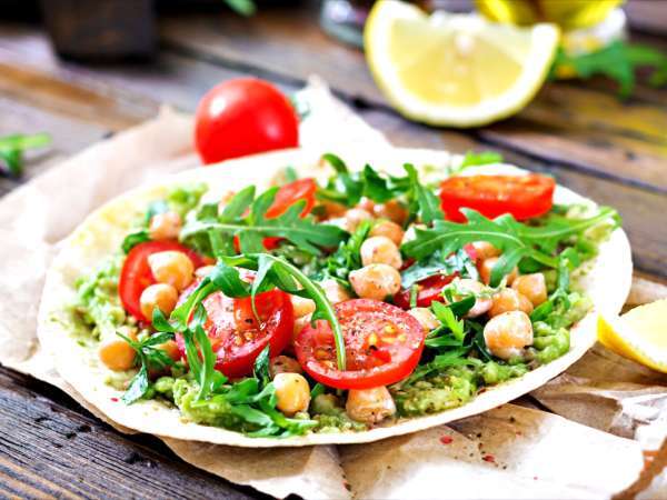 Os 7 erros que estragam sua salada e que você provavelmente comete sem saber