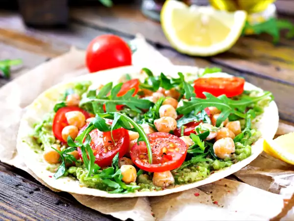 Os 7 erros que estragam sua salada e que você provavelmente comete sem saber