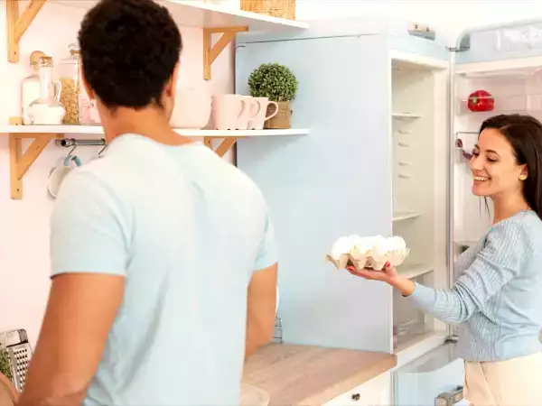 Deixe a geladeira trabalhar por você: truques de pré-preparo que salvam suas refeições no calor