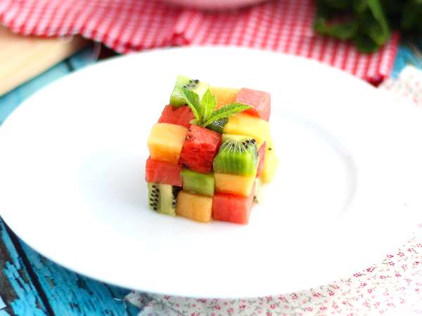 A salada de frutas criativa que conquistará seus convidados no verão!