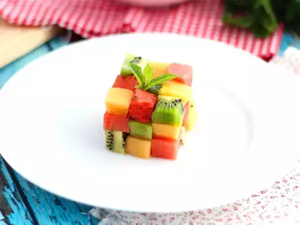 A salada de frutas criativa que conquistará seus convidados no verão!