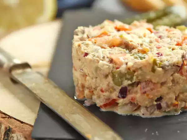 Transforme uma lata de sardinha em um patê digno de restaurante (simples, barato e pronto em 5 minutos)