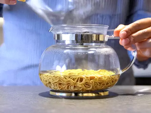 Esse truque para fazer macarrão na cafeteira funciona mesmo (e você vai querer tentar)