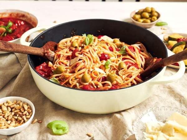 O que acontece quando você cozinha macarrão diretamente no molho vai te surpreender