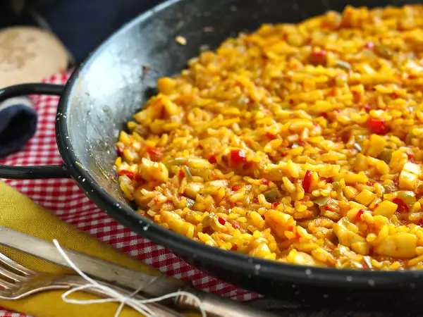 Ninguém te contou: arroz de lula digno de restaurante, pronto em apenas 20 minutos