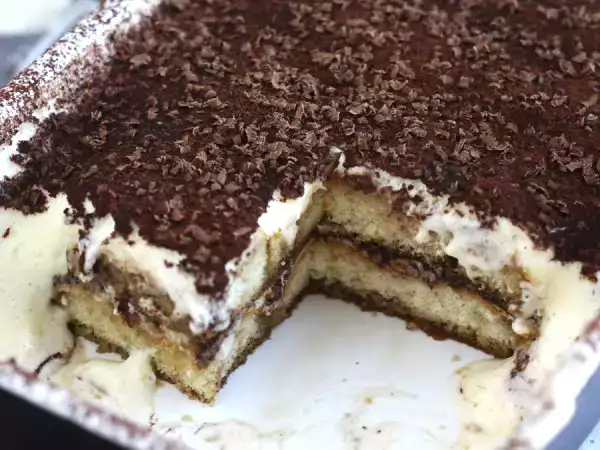A Itália está procurando 100 juízes voluntários para a Copa do Mundo de Tiramisu.