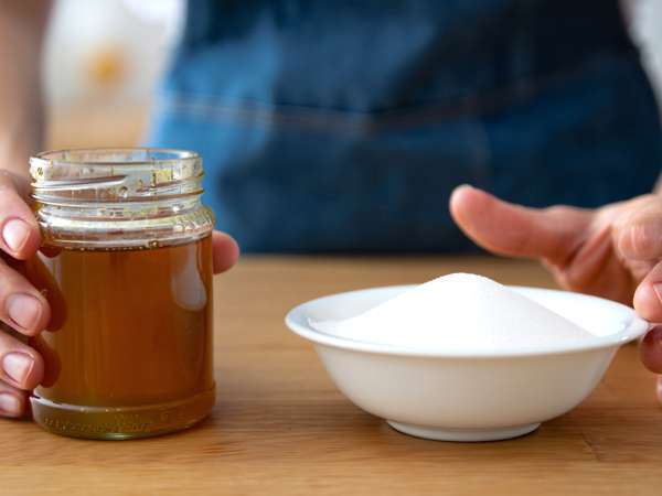 O mel é sempre melhor do que o açúcar? Não é bem assim: comparando verdades e mitos