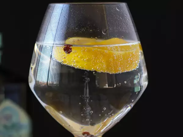Um risco mortal: Bebidas falsificadas com metanol já estão no mercado