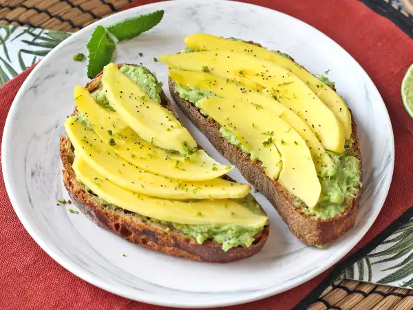 O Avocado Toast que vai mudar o seu café da manhã (pronto em 8 minutos)