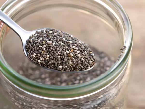 Chia todos os dias: promessa de saúde ou caminho para desconfortos? Descubra antes de adotar
