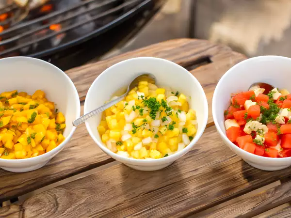 Eles achavam que sabiam tudo sobre churrasco… até provarem esses vinagretes com frutas