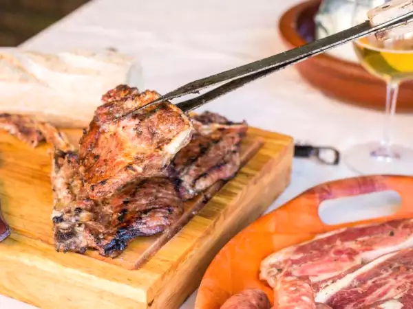 Você achava que o Brasil era o país mais carnívoro do mundo? Espere até ver quem lidera esse ranking surpreendente