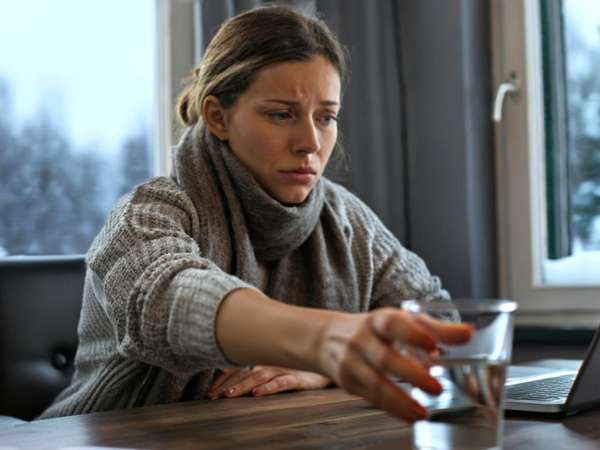 Desidratação silenciosa: por que é tão difícil beber água no frio e como virar o jogo sem esforço