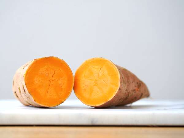 Dá pra comer batata-doce brotada? A resposta que ninguém esperava (e o erro que muitos cometem)